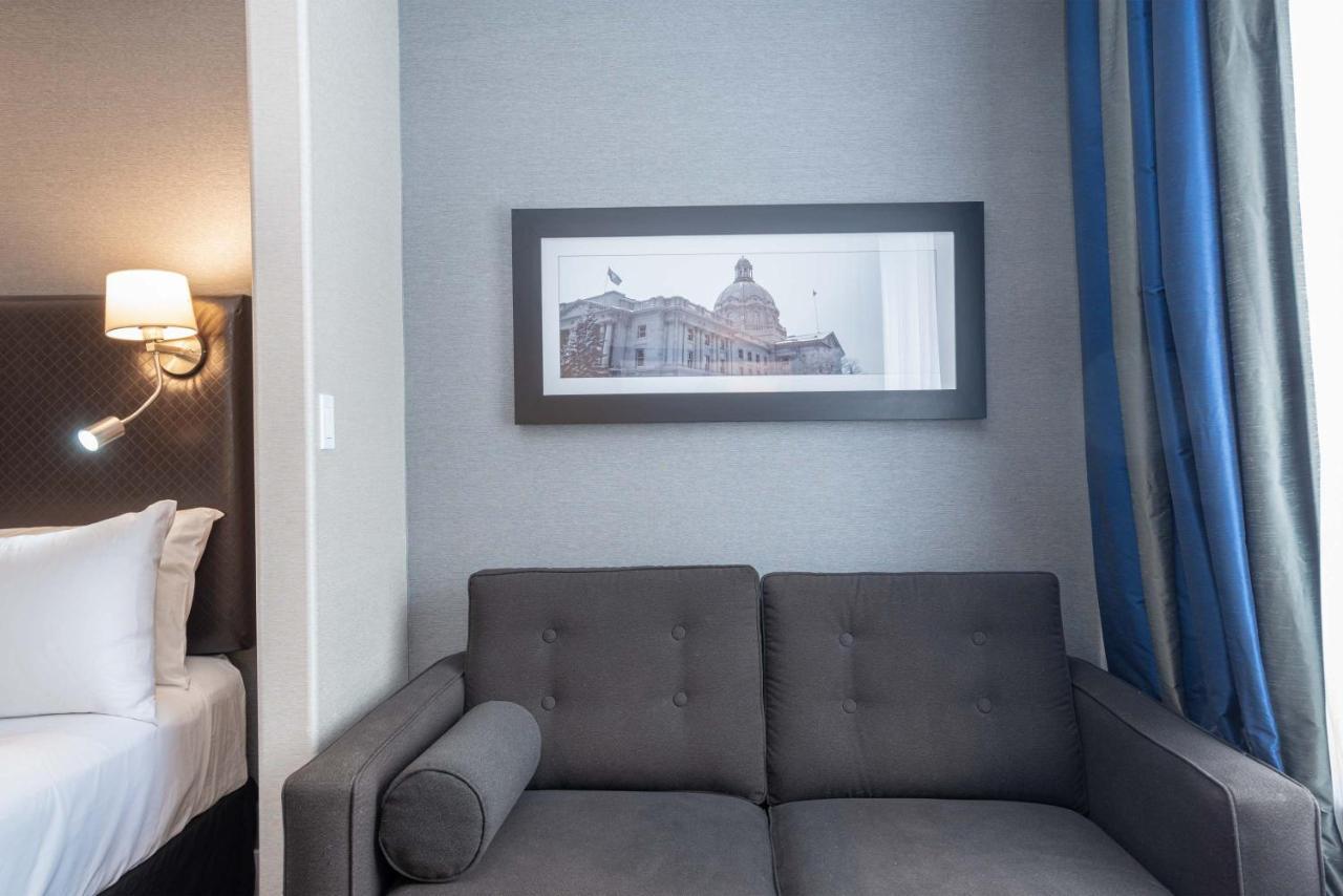 Sandman Signature Edmonton South Hotel Esterno foto