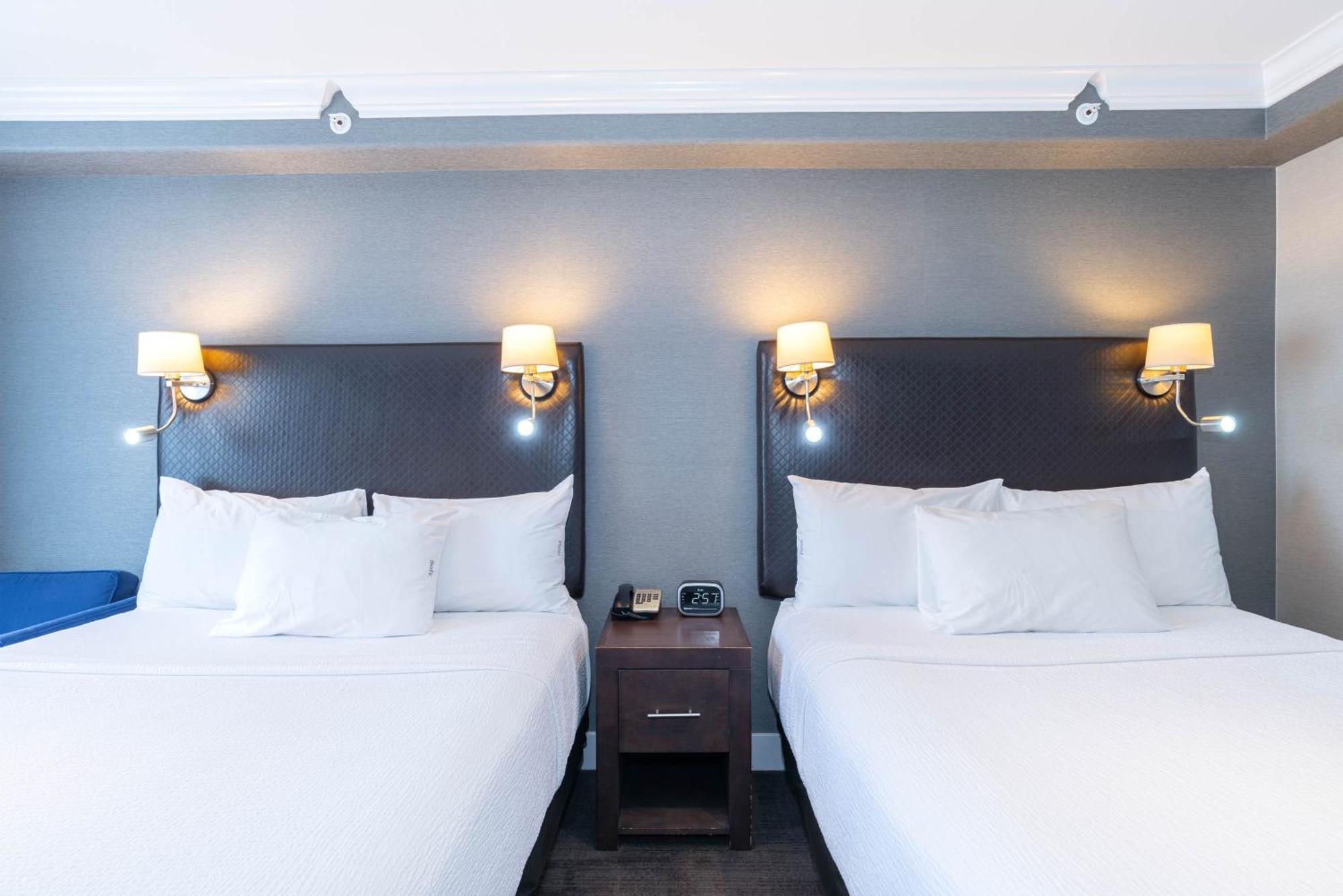 Sandman Signature Edmonton South Hotel Esterno foto