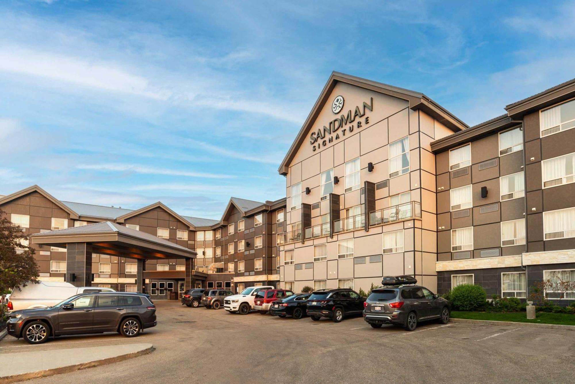Sandman Signature Edmonton South Hotel Esterno foto