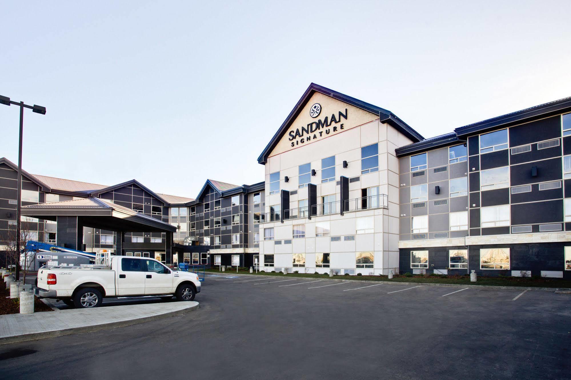 Sandman Signature Edmonton South Hotel Esterno foto